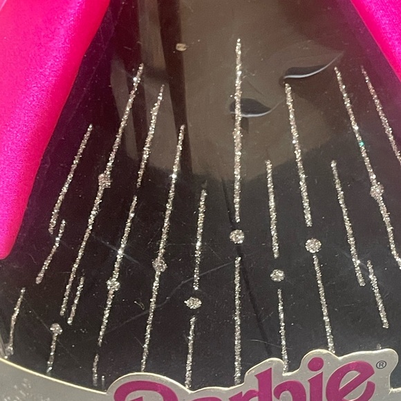 Happy Holidays Barbie Doll 1998
Special Edition Mattel #20200
NEW Vintage - Picture 9 of 11